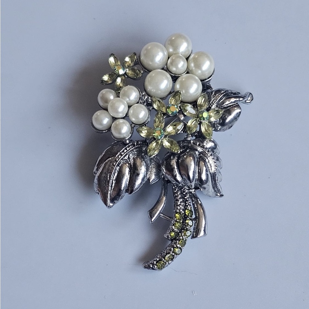 Vintage RMN Pearl Floral Brooch